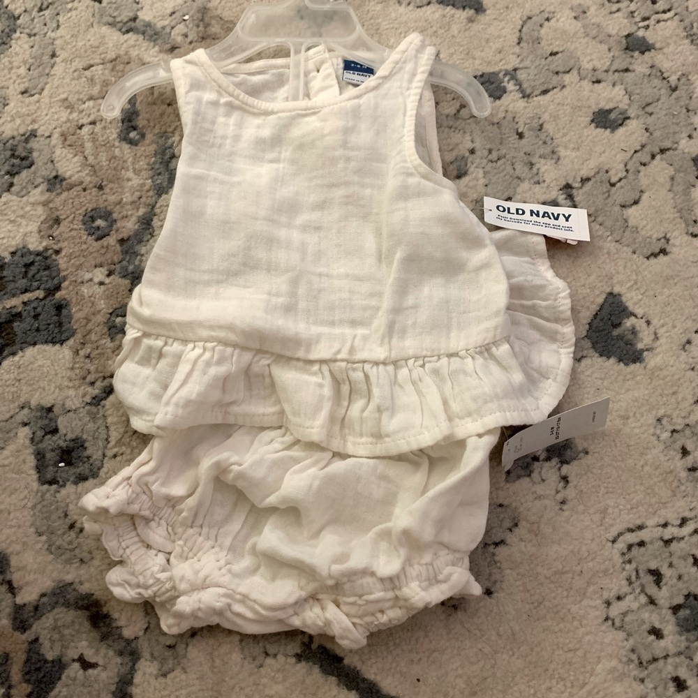 Baby girls 2 piece outfit